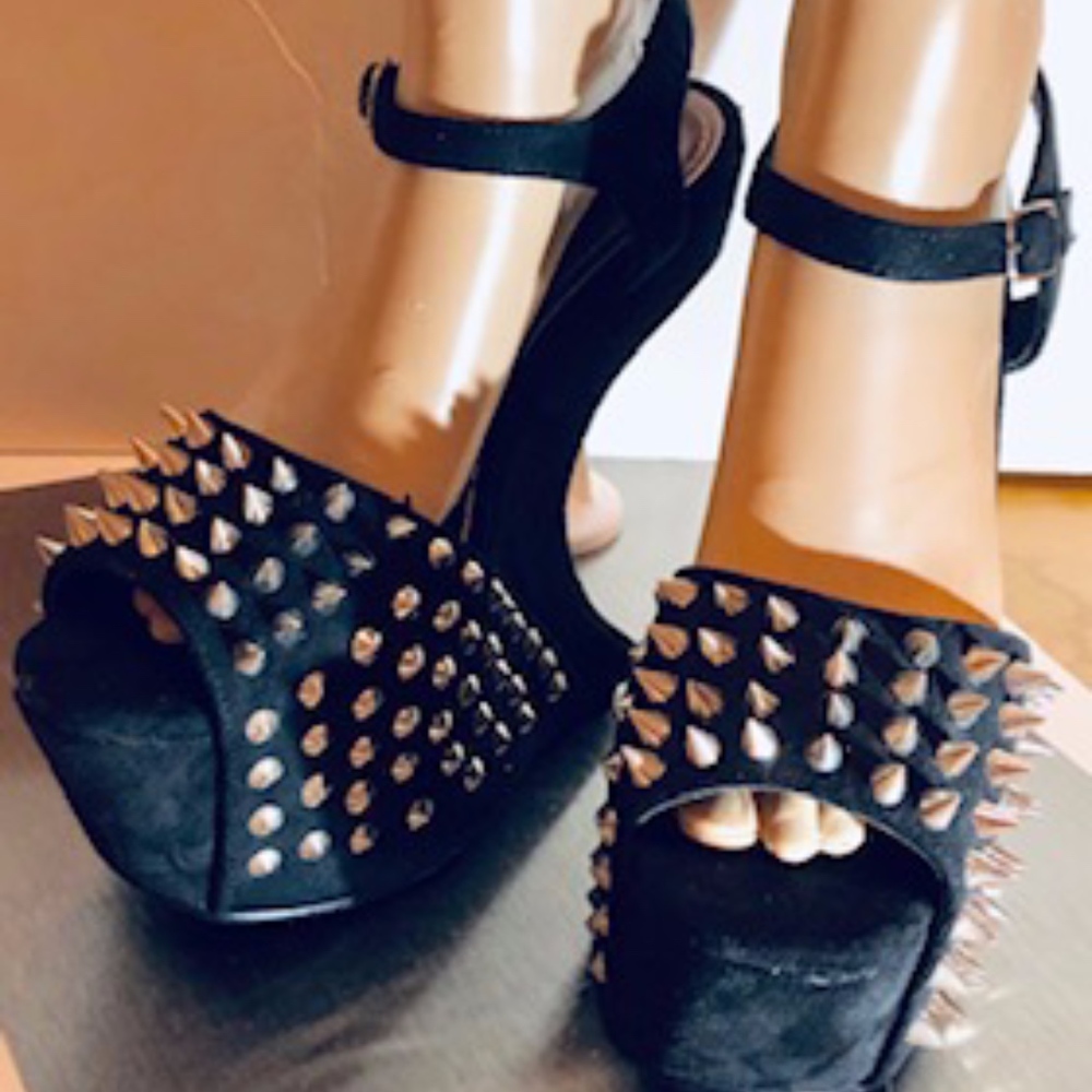 SPIKED HEELLESS OPEN TOE ANKLE STRAP PLATFORM SHOE